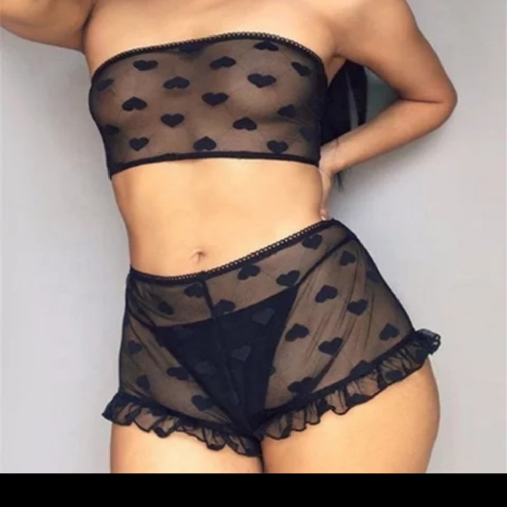 Lingeries - Picture 2 of 2